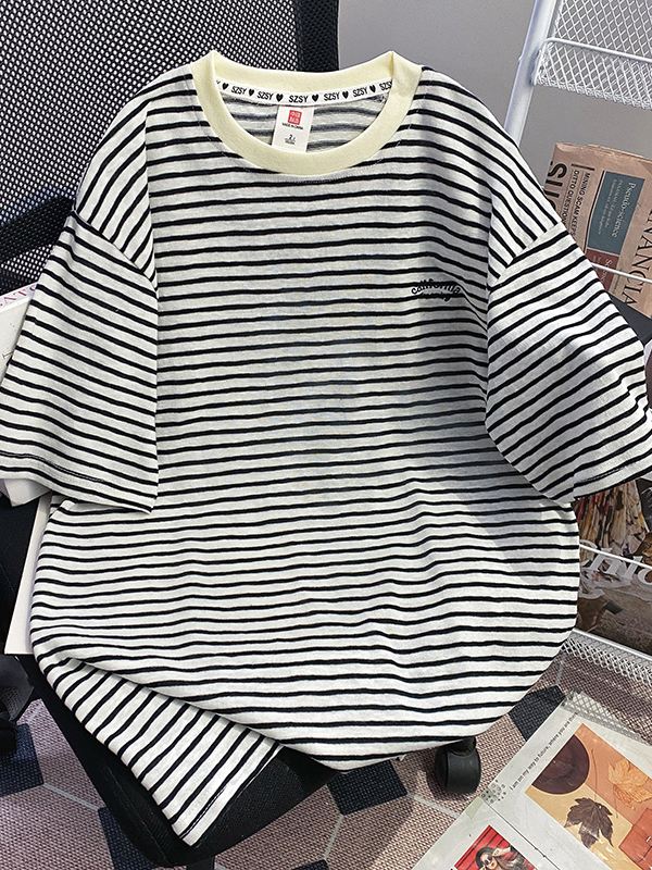 Summer Clothing Outlet - Unisexowa koszulka z krótkim rękawem w